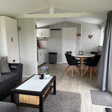 Luxe Chalet Friesland I14 - 5 Pers Westergeest エクステリア 写真