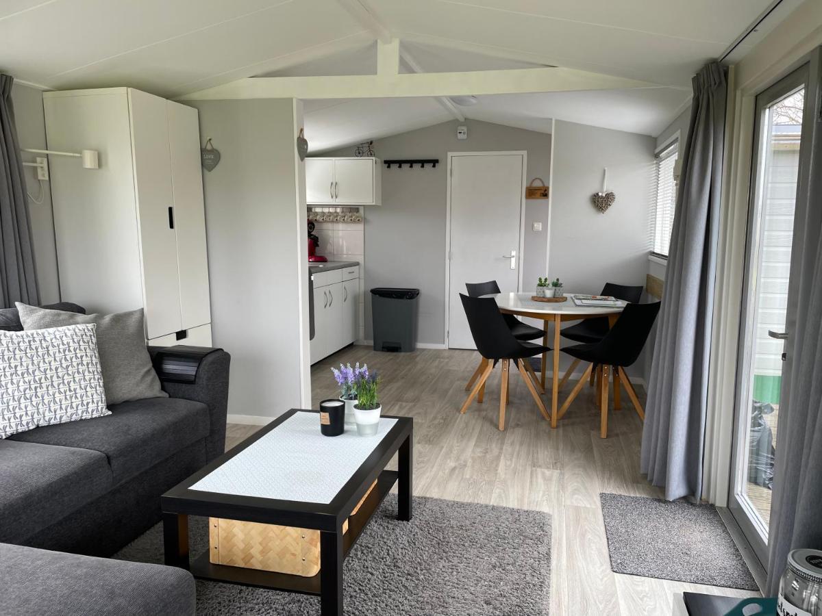 Luxe Chalet Friesland I14 - 5 Pers Westergeest エクステリア 写真
