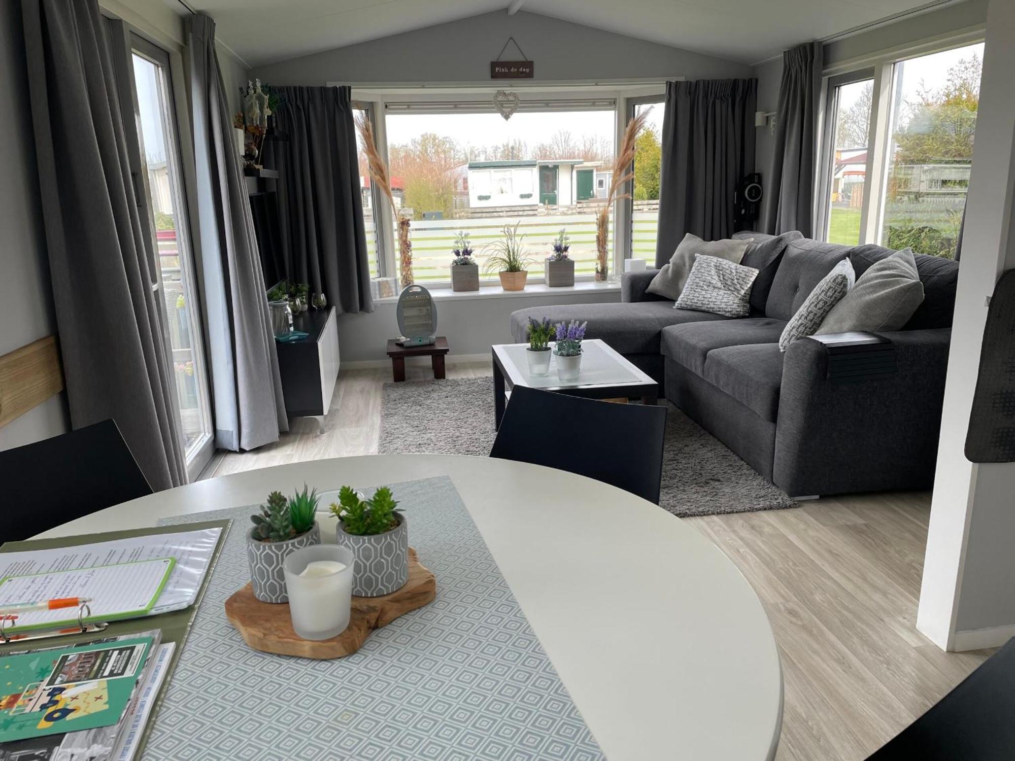 Luxe Chalet Friesland I14 - 5 Pers Westergeest エクステリア 写真