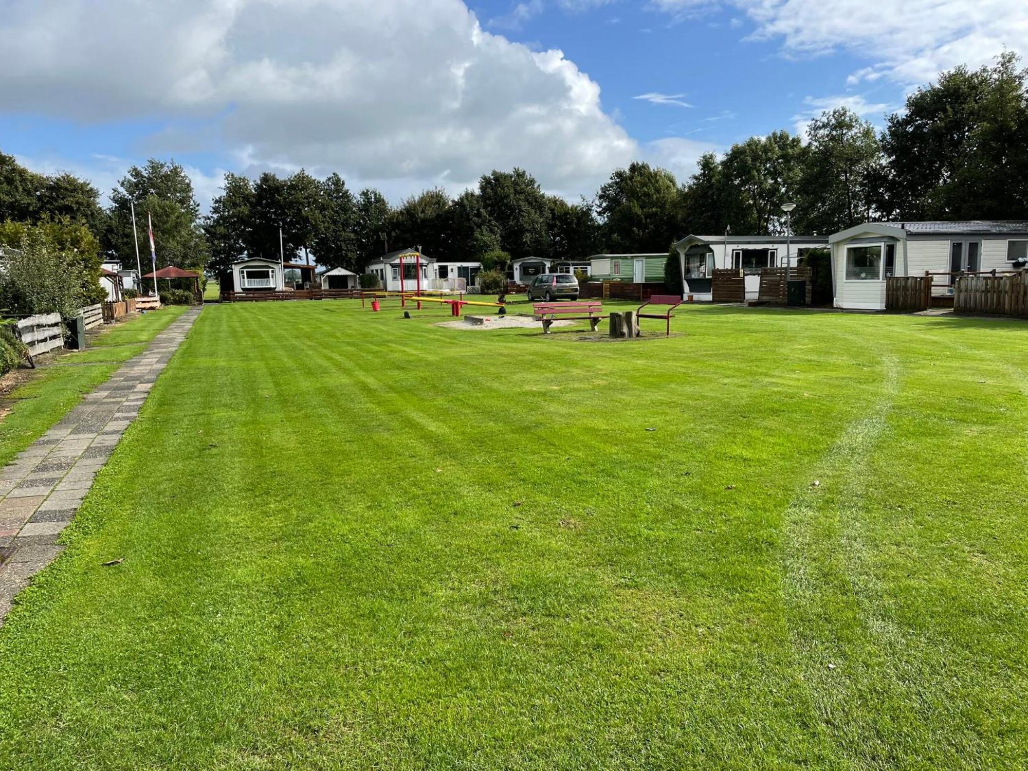 Luxe Chalet Friesland I14 - 5 Pers Westergeest エクステリア 写真