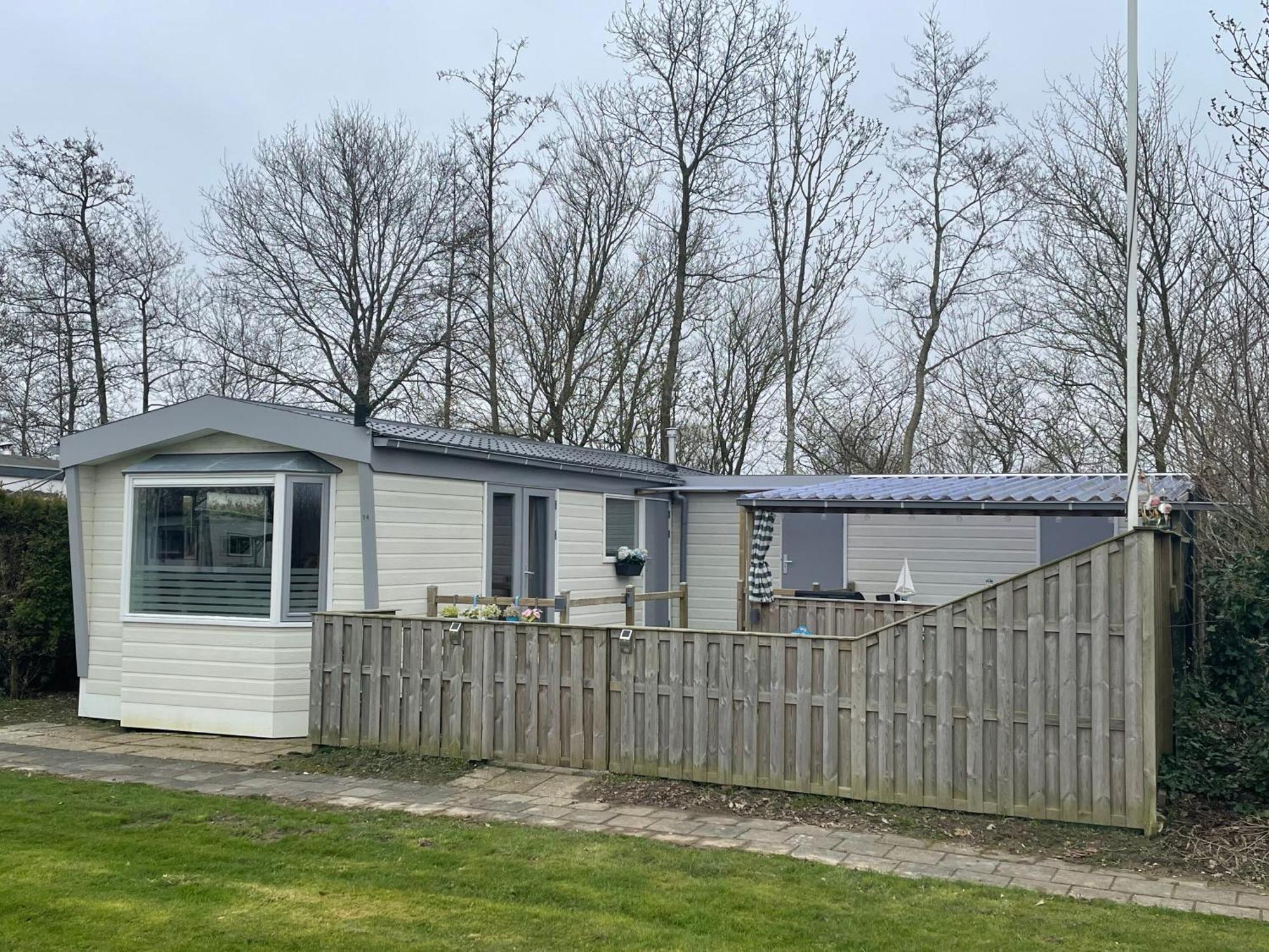 Luxe Chalet Friesland I14 - 5 Pers Westergeest エクステリア 写真